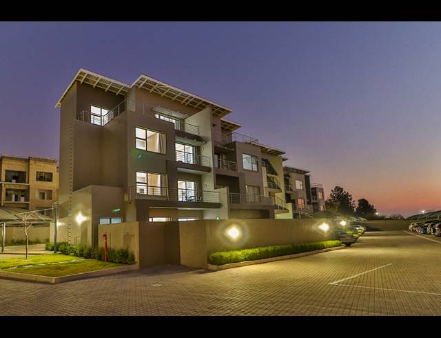 2 BEDROOM APARTMENT FOR SALE IN FOURWAYS